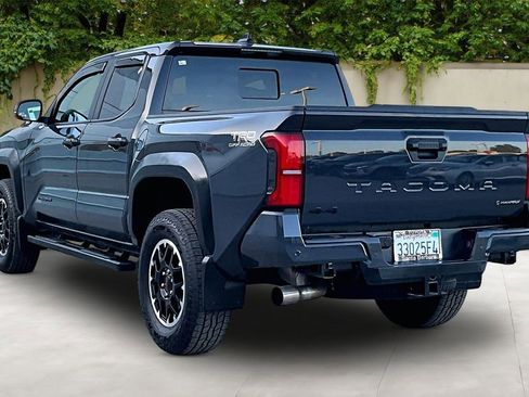 Used 2025 Toyota Tacoma TRD Off-Road w/ TRD Off Road Upgrade Package AWD/4WD image 4