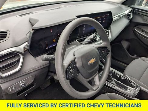Used 2025 Chevrolet TrailBlazer LT AWD/4WD image 18