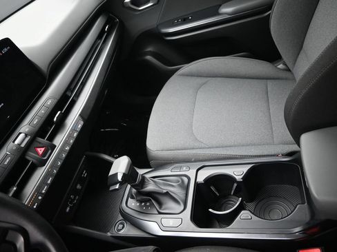 Used 2025 Kia K4 FWD image 19