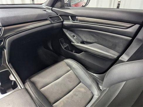 Used 2021 Honda Accord Sport image 8