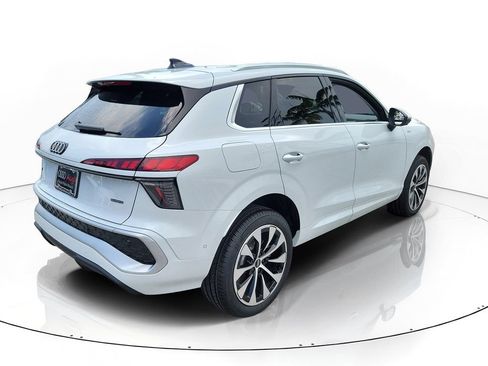 New 2026 Audi Q3 quattro 2.0T AWD/4WD image 4