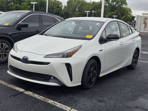 Certified 2021 Toyota Prius FWD image 4