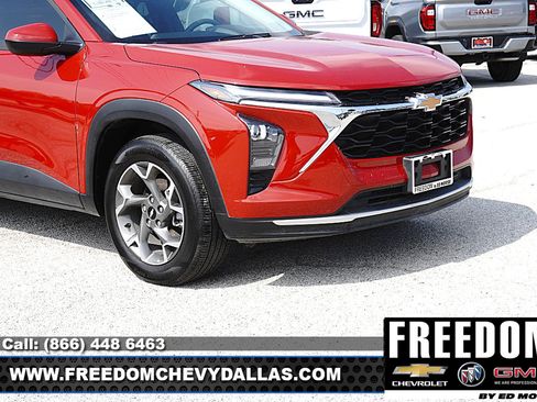 Used 2026 Chevrolet Trax LT FWD image 37