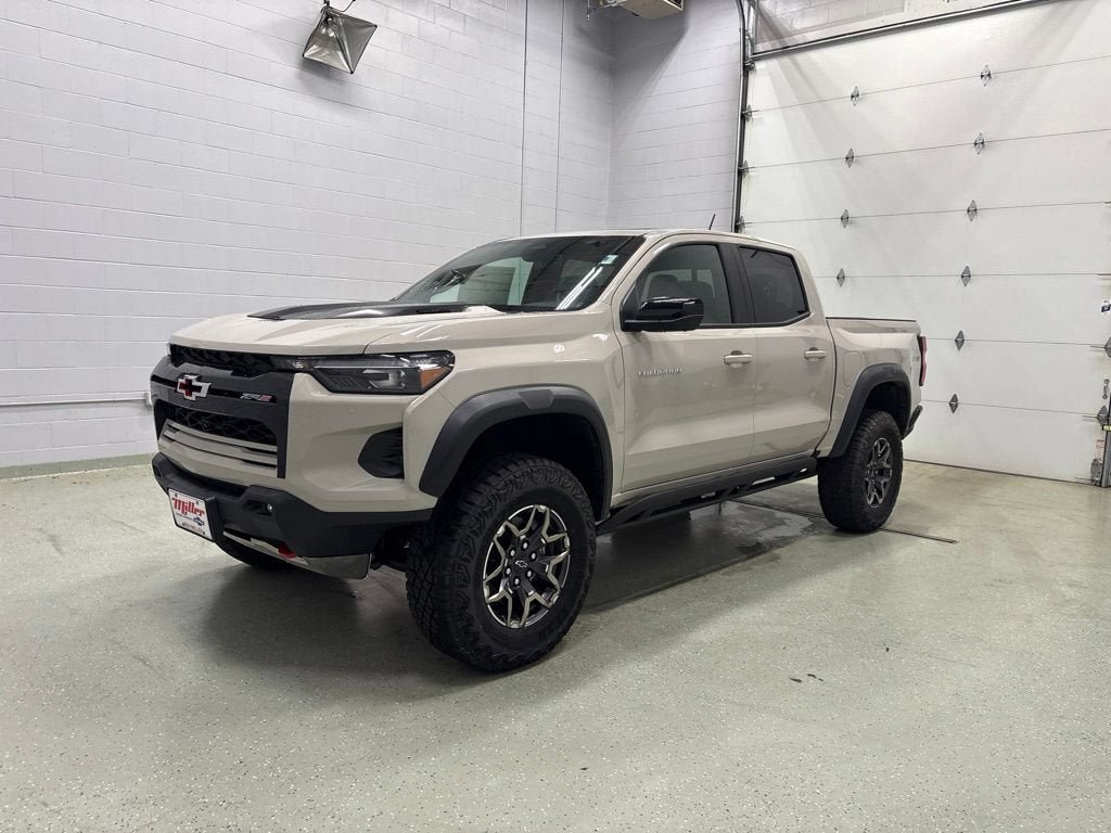 New 2026 Chevrolet Colorado ZR2 w/ Technology Package AWD/4WD image 9