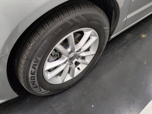 Used 2016 Dodge Grand Caravan SXT w/ Rear Park Assist Package FWD image 31