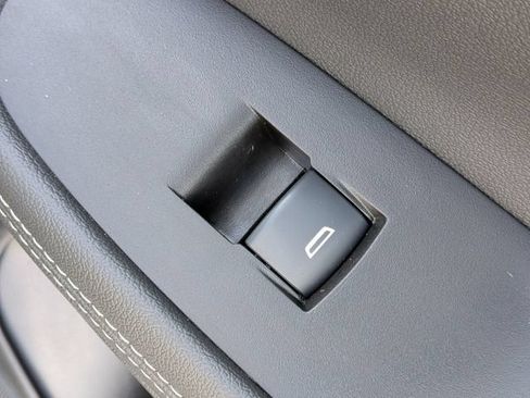 Used 2023 Buick Encore GX Essence w/ Experience Buick Package FWD image 35