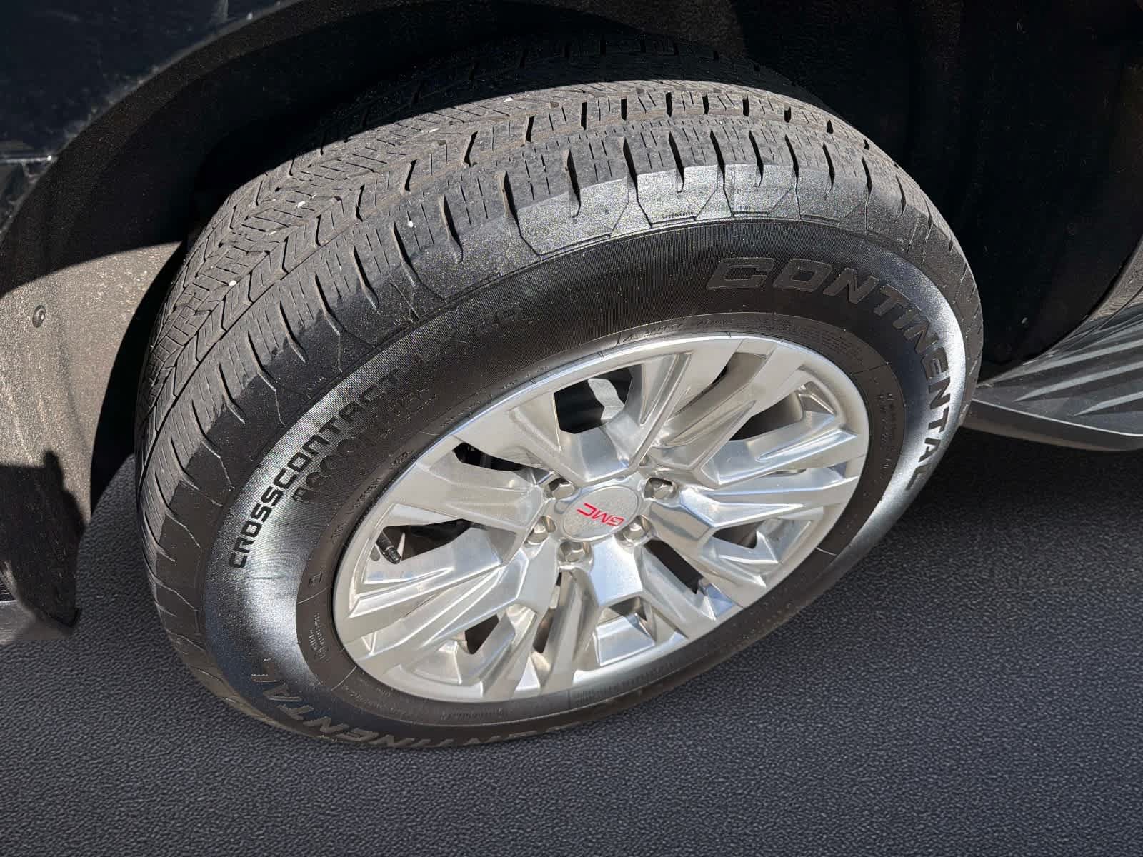 Used 2025 GMC Yukon Denali AWD/4WD image 20