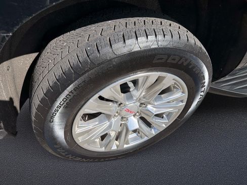 Used 2025 GMC Yukon Denali AWD/4WD image 20
