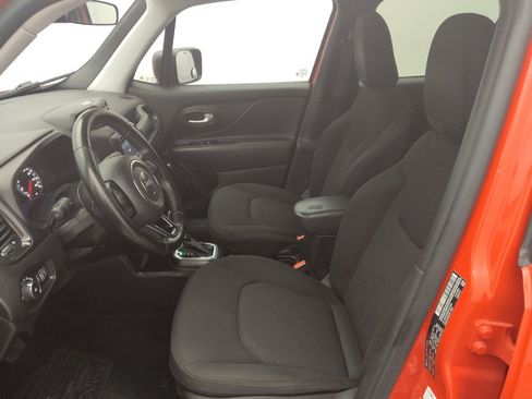 Used 2020 Jeep Renegade Altitude FWD image 17