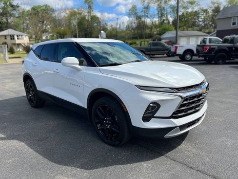 Used 2023 Chevrolet Blazer LT AWD/4WD image 3