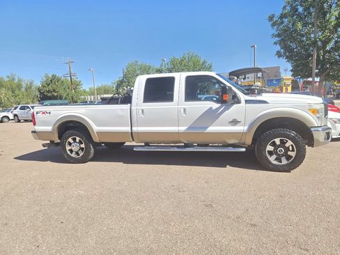 Used 2011 Ford F250 Lariat w/ Lariat Interior Pkg AWD/4WD image 12