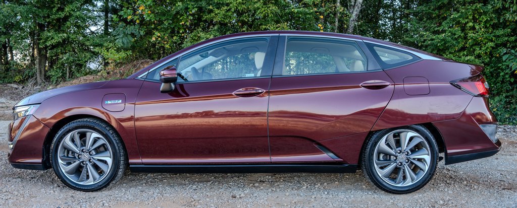 Used 2018 Honda Clarity Plug-In Hybrid image 2
