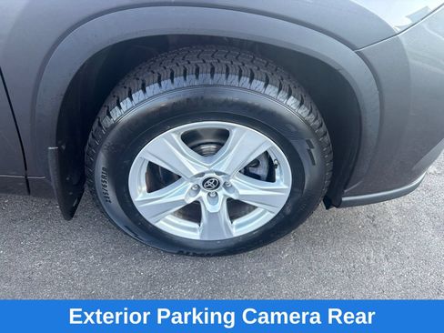 Used 2023 Toyota Highlander LE AWD/4WD image 26