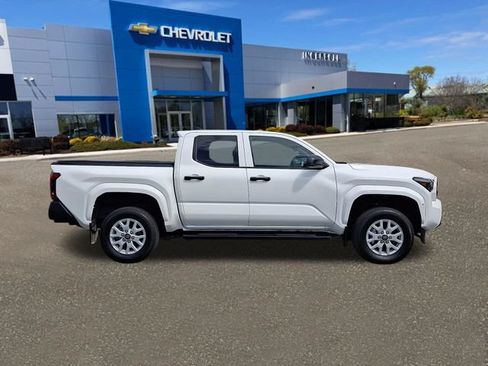 Used 2024 Toyota Tacoma SR AWD/4WD image 26