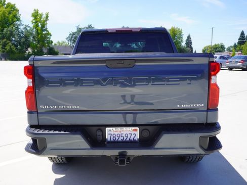 Used 2020 Chevrolet Silverado 1500 Custom w/ Custom Value Package AWD/4WD image 13