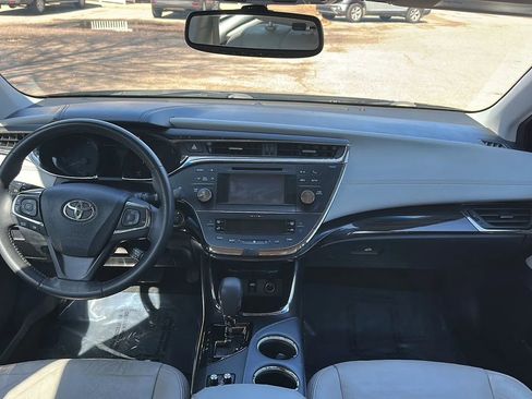 Used 2013 Toyota Avalon XLE Premium image 25