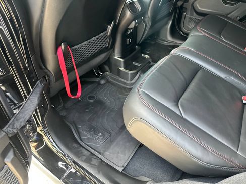 Used 2026 Jeep Wrangler Unlimited Rubicon AWD/4WD image 64