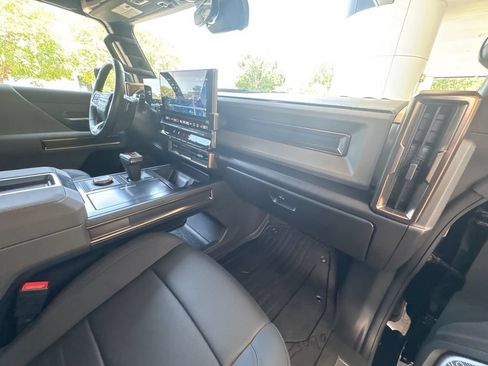Certified 2024 GMC Hummer EV 2X AWD/4WD image 30