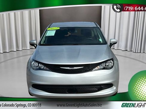 Used 2023 Chrysler Voyager LX FWD image 8