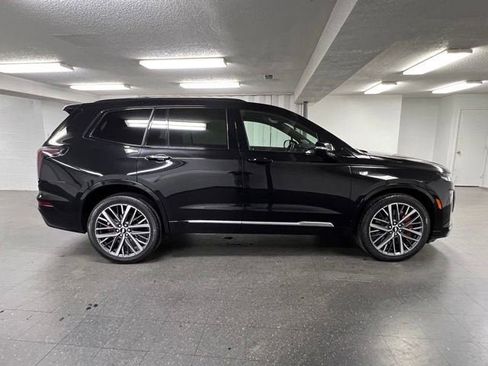 Certified 2023 Cadillac XT6 Sport w/ LPO, Floor Liner Package AWD/4WD image 6