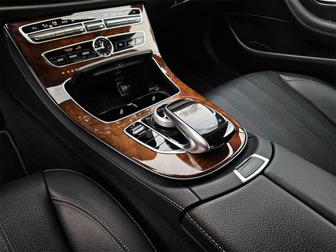 Used 2019 Mercedes-Benz E 300 4MATIC image 14