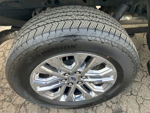 Used 2025 Ford F150 Lariat w/ Equipment Group 502A High image 29