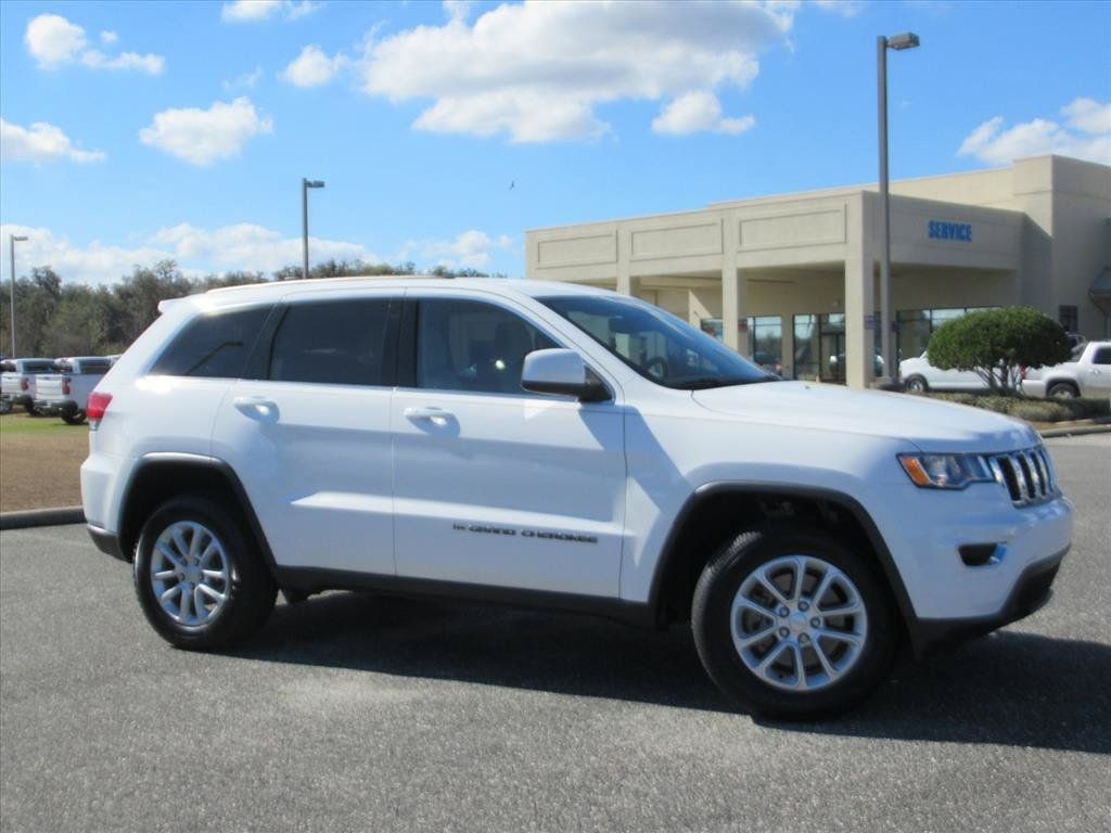 Used 2022 Jeep Grand Cherokee Laredo E AWD/4WD image 2