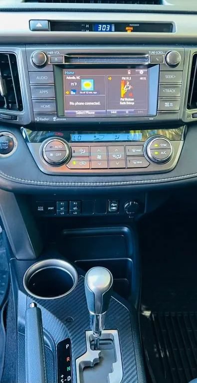 Used 2015 Toyota RAV4 Limited AWD/4WD image 14
