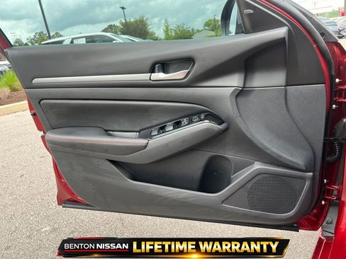 Used 2024 Nissan Altima 2.5 SR FWD image 11