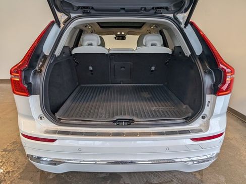 Used 2023 Volvo XC60 B5 Plus w/ Climate Package image 5