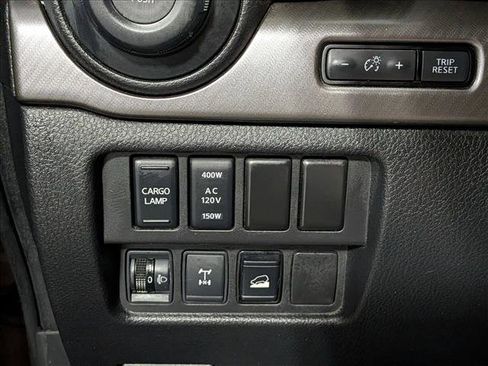 Used 2020 Nissan Titan PRO-4X w/ Pro-4x Convenience Package AWD/4WD image 16