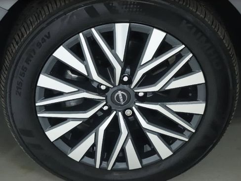 Used 2024 Nissan Altima 2.5 SV w/ SV Premium Package image 37