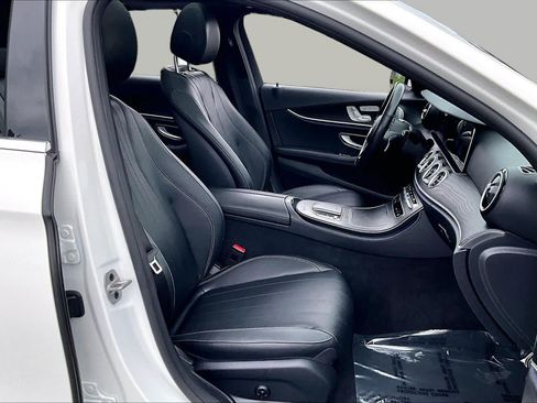 Used 2022 Mercedes-Benz E 350 4MATIC Sedan image 9