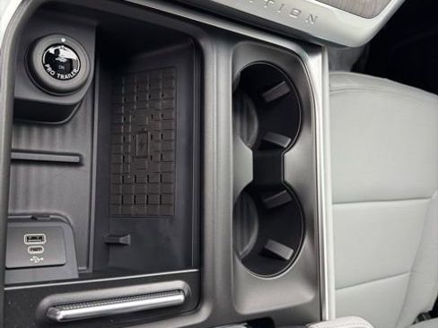 New 2025 Ford Expedition Platinum w/ Platinum Ultimate Package AWD/4WD image 33