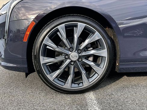 Used 2025 Cadillac CT4 Premium Luxury image 9