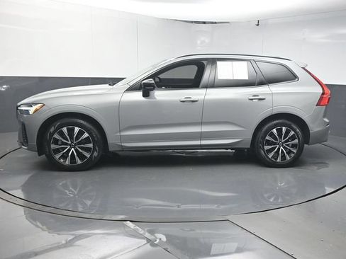 Used 2024 Volvo XC60 B5 Core AWD/4WD image 5