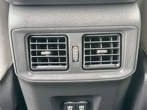 Used 2019 Toyota RAV4 Limited w/ Carpet Mat Package AWD/4WD image 27