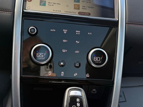 Used 2023 Land Rover Discovery Sport SE R-Dynamic image 32