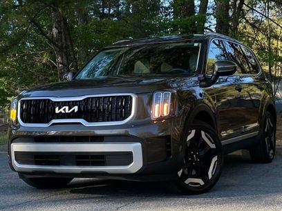 Used 2024 Kia Telluride EX w/ EX Captain's Chair Package