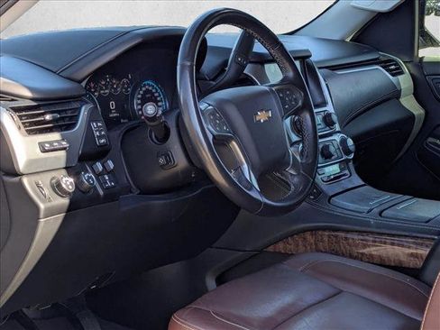 Used 2020 Chevrolet Suburban Premier w/ Premier Plus Edition image 8