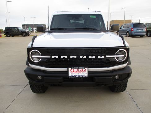 New 2025 Ford Bronco Outer Banks AWD/4WD image 9
