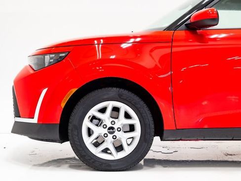 Used 2025 Kia Soul LX w/ LX Technology Package FWD image 27