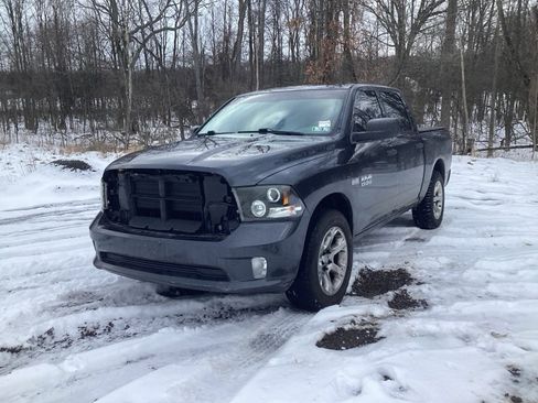 Used 2015 RAM 1500 Express image 3