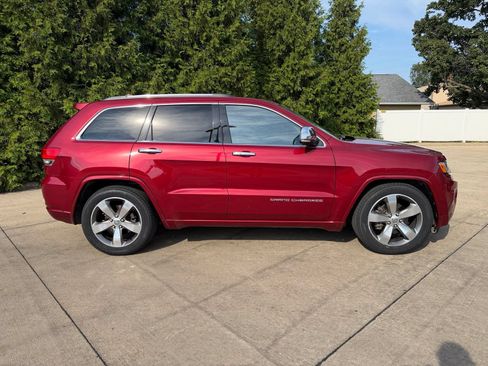 Used 2014 Jeep Grand Cherokee Overland w/ Advanced Technology Group AWD/4WD image 31