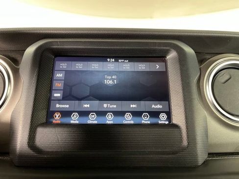 Used 2021 Jeep Wrangler Unlimited Sahara w/ Dual Top Group AWD/4WD image 28