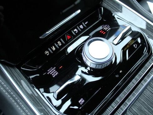 Used 2022 Jeep Wagoneer Series III w/ Flexible Seating Group image 21