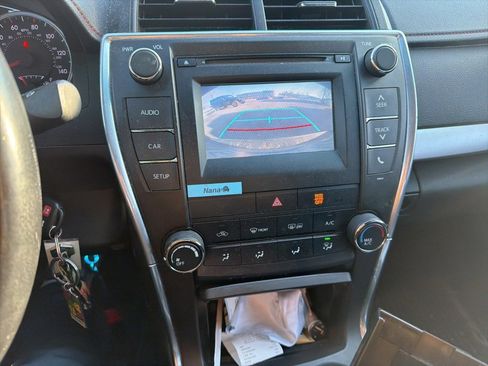 Used 2016 Toyota Camry XLE image 11