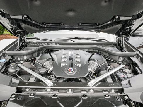 Used 2025 BMW ALPINA XB7 AWD/4WD image 34