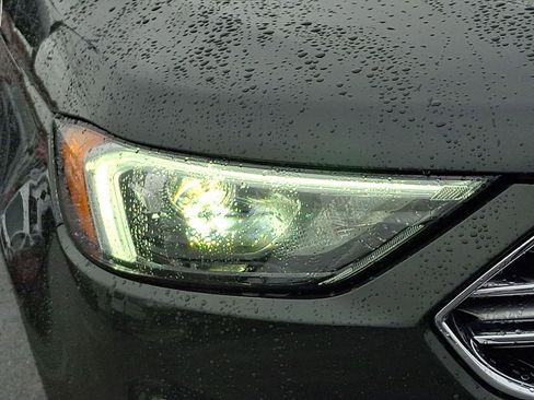 Certified 2022 Ford Edge SEL w/ Convenience Package AWD/4WD image 9