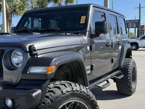 Used 2018 Jeep Wrangler Unlimited Sport S image 5